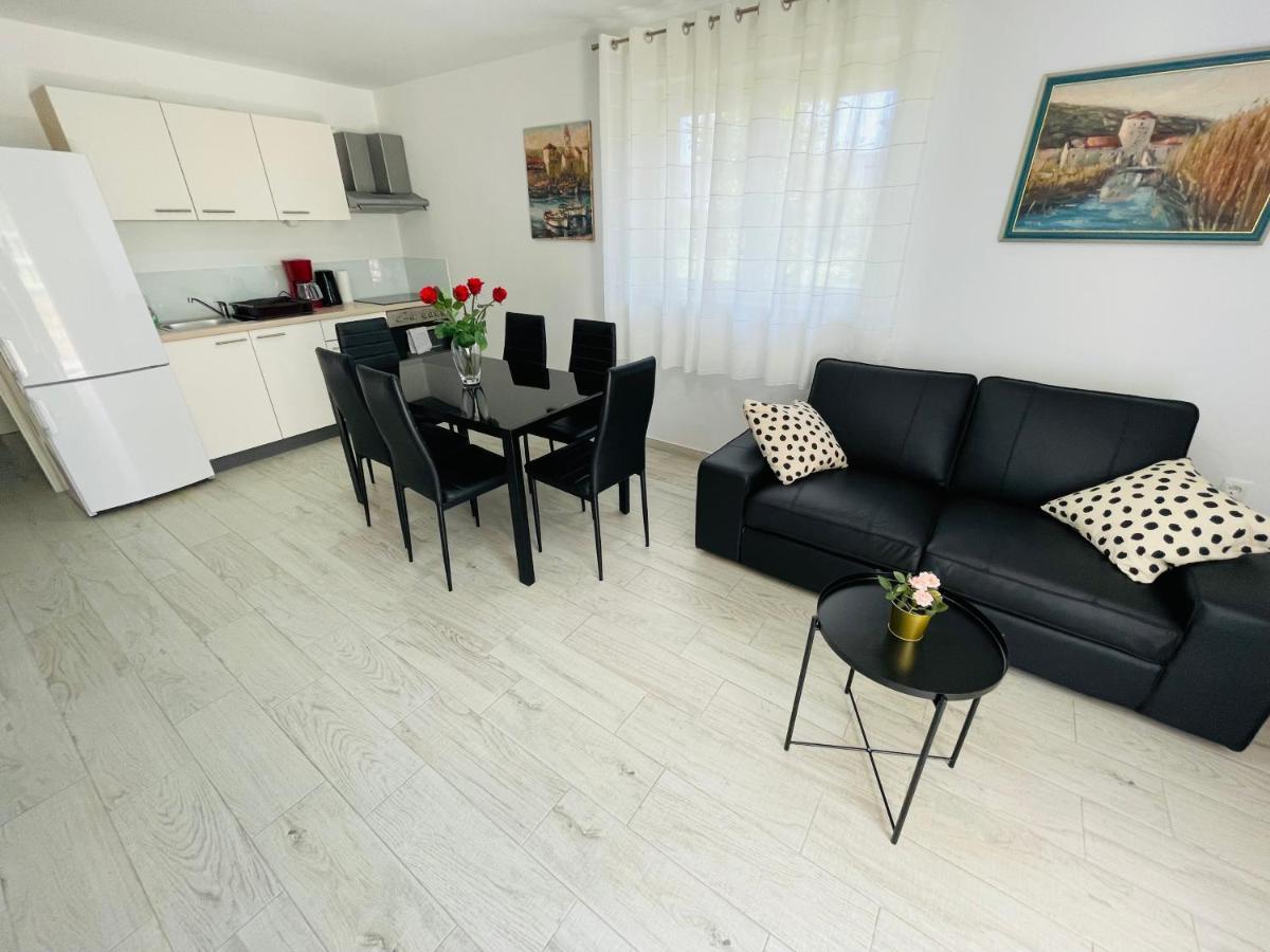 Apartment Paulina Trogir Bagian luar foto