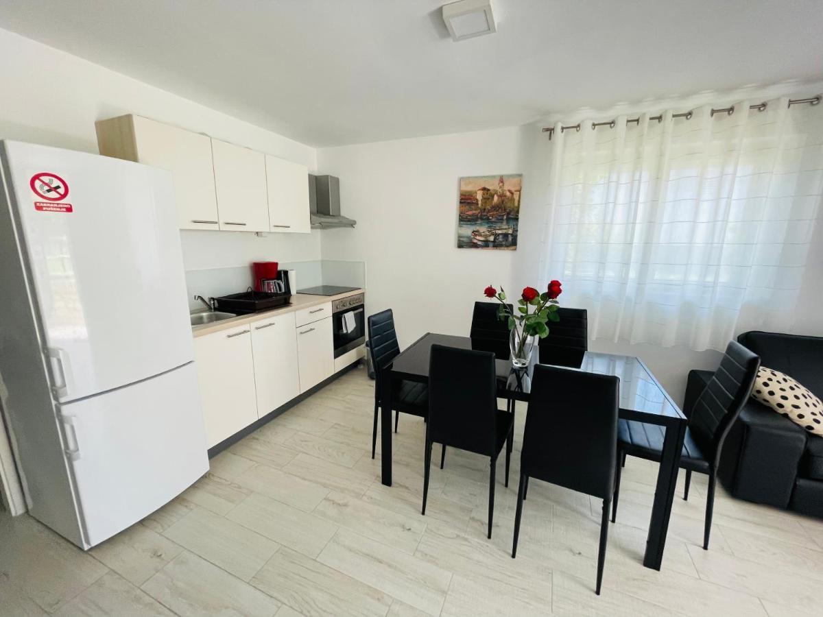 Apartment Paulina Trogir Bagian luar foto