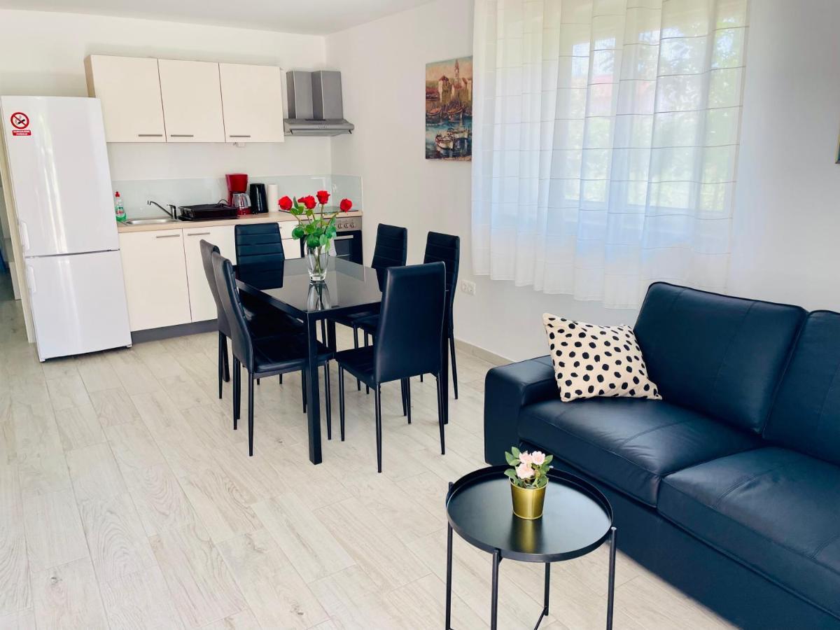 Apartment Paulina Trogir Bagian luar foto