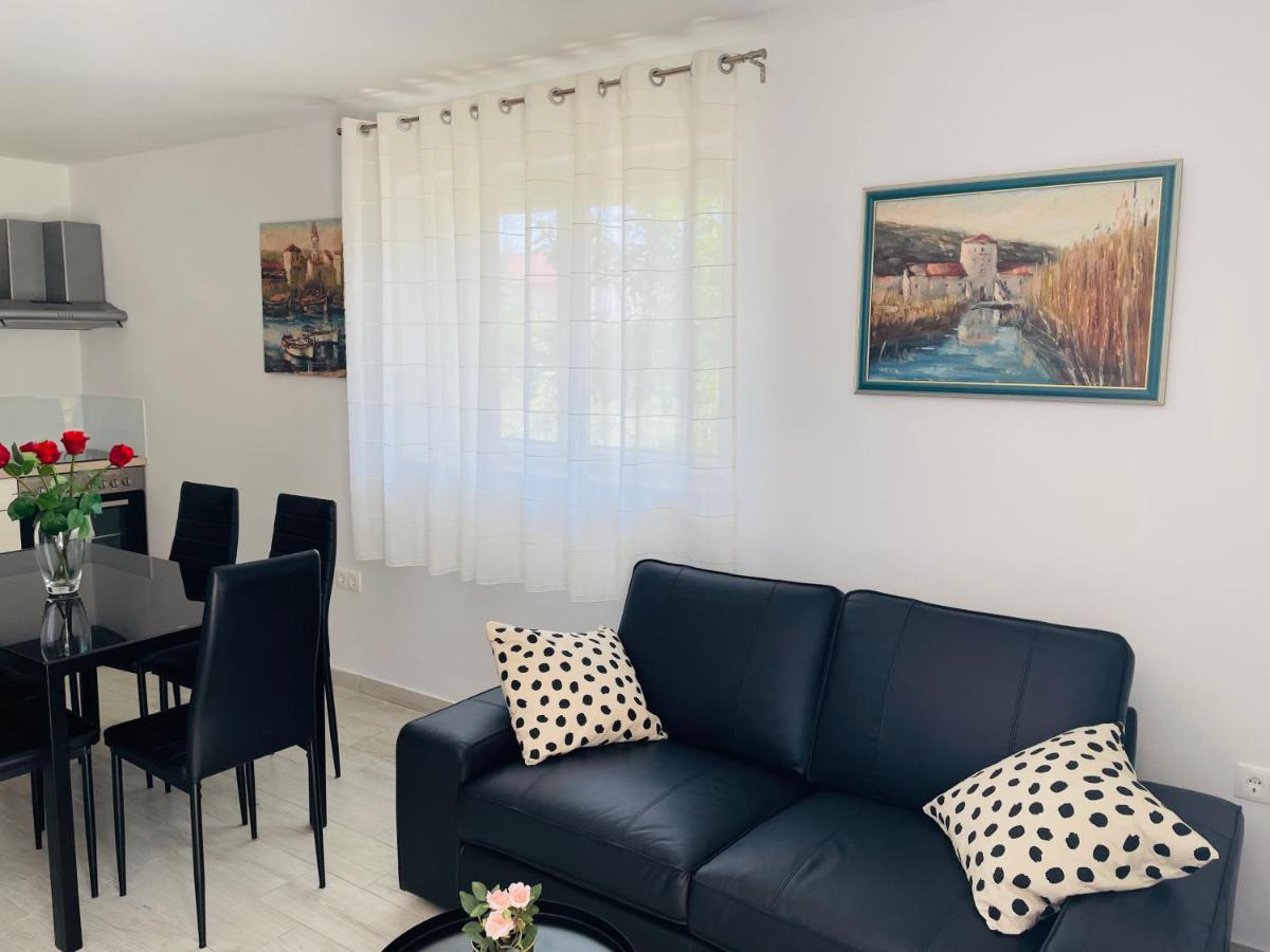 Apartment Paulina Trogir Bagian luar foto