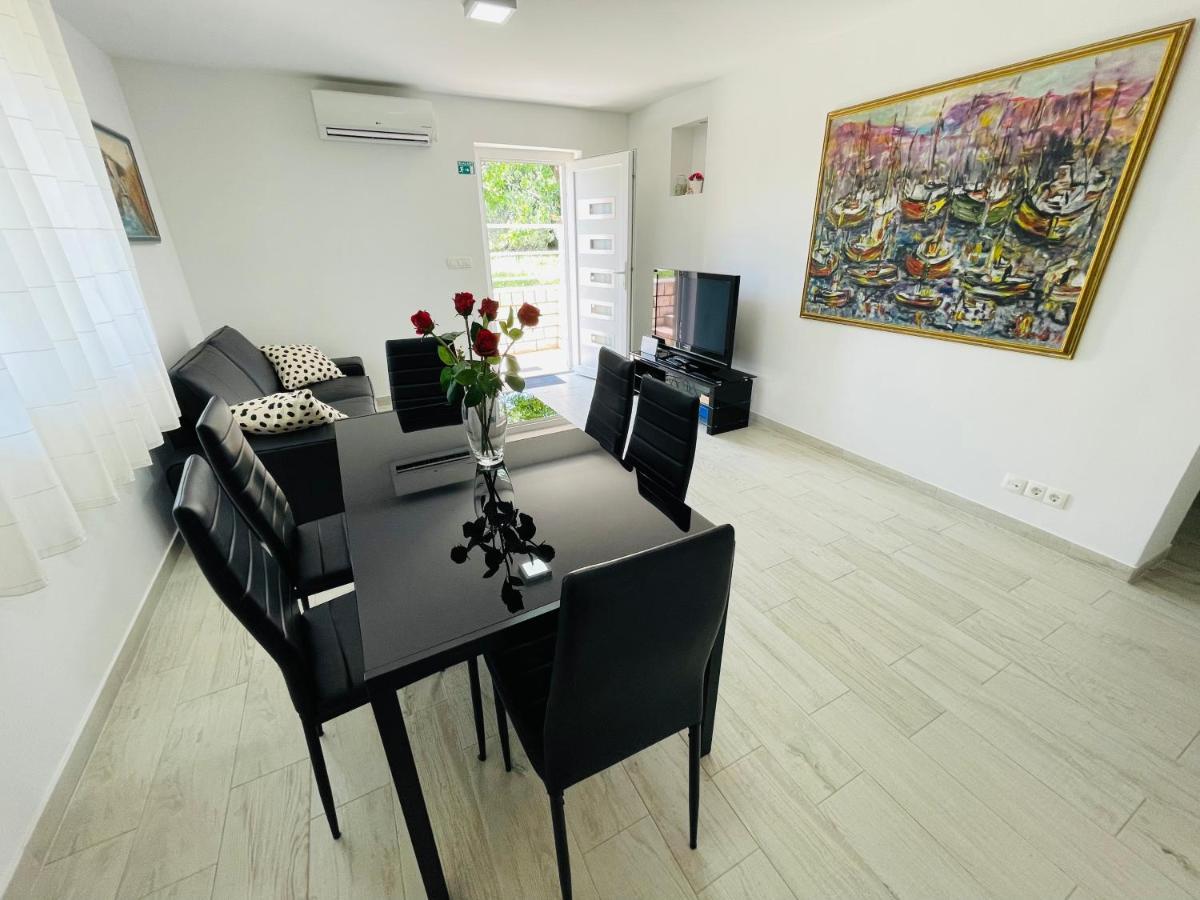 Apartment Paulina Trogir Bagian luar foto